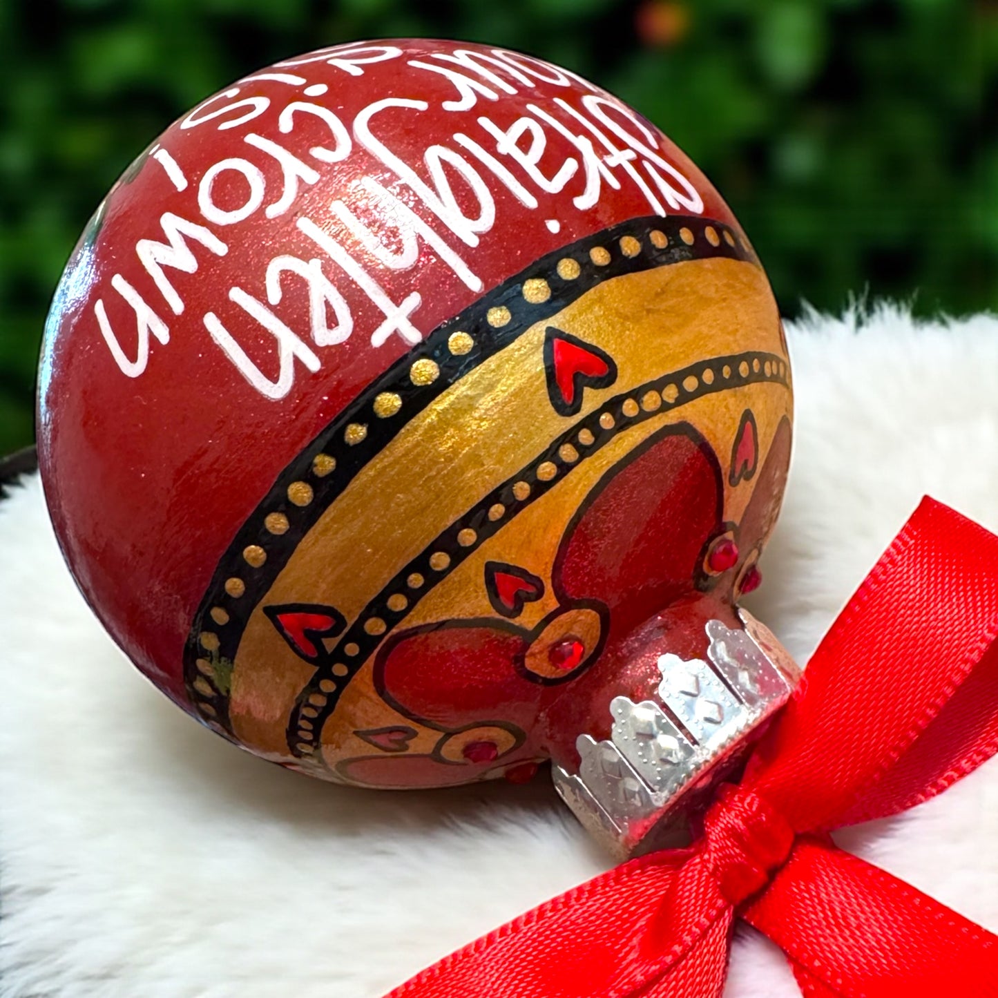 Royal Sparkle: Hand-Painted 'Straighten Your Crown, Sis!' Ornament!
