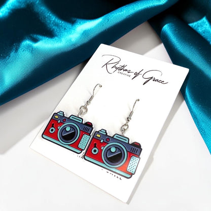 Say Cheese in Style – Cartoon Camera Dangle Earrings! 📸
