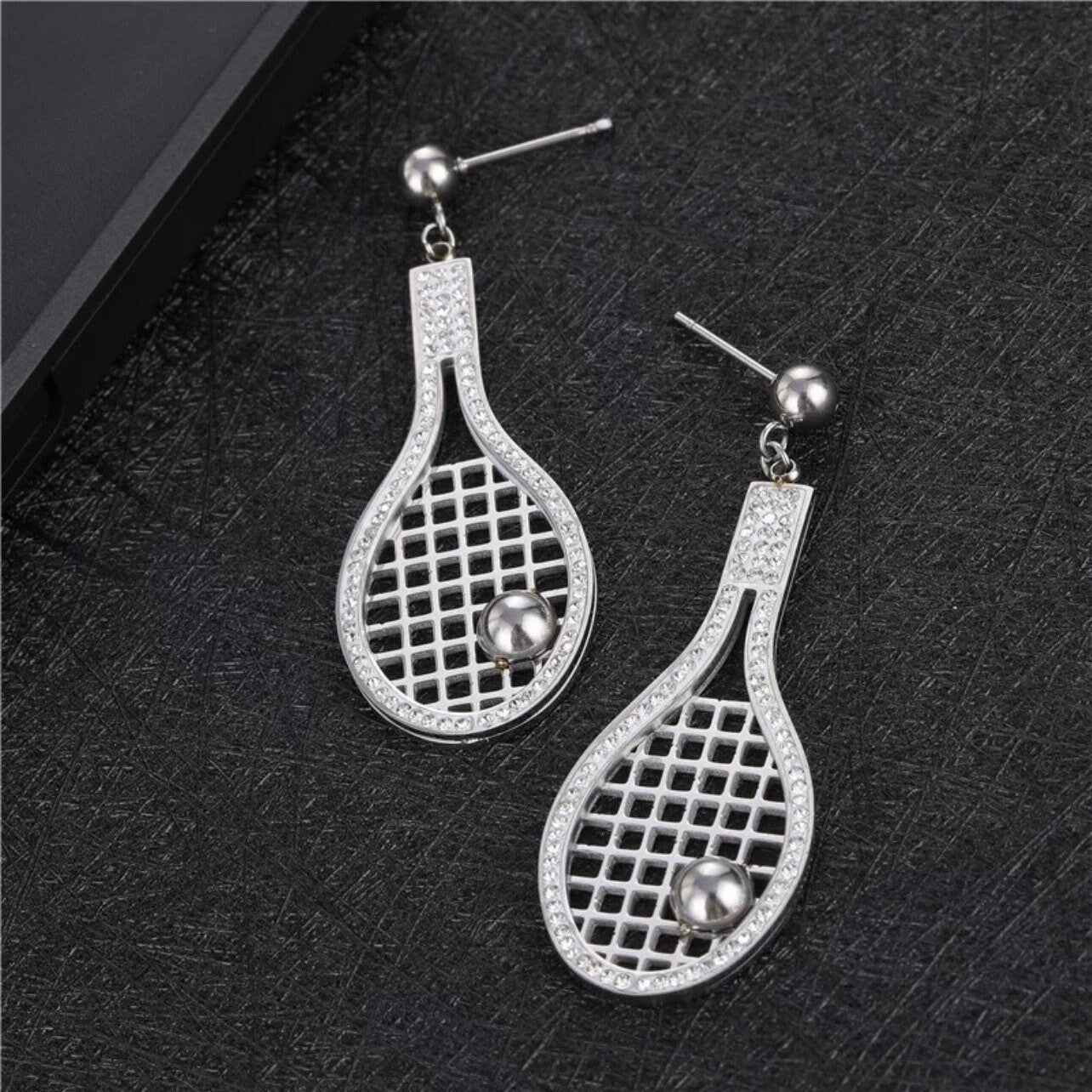 Dazzling Rhinestone Dangle Tennis Earrings – Score Your Style! 🎾